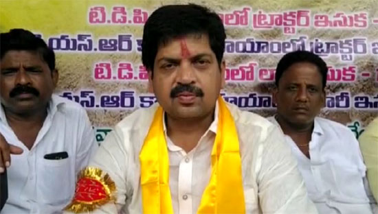 దీక్ష కొనసాగిస్తున్న కొల్లు రవీంద్ర